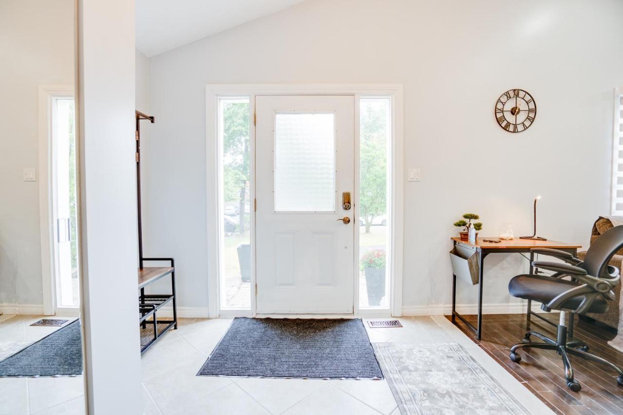 Furnished Family Home Near Toronto - Great Location Game Room - Backyard - Parking & Self Checkin Pickering Exterior foto