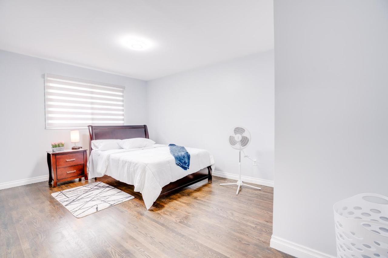 Furnished Family Home Near Toronto - Great Location Game Room - Backyard - Parking & Self Checkin Pickering Exterior foto
